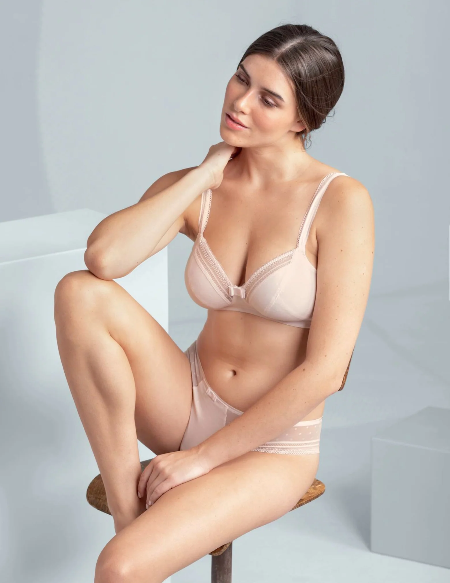 Emily Wireless Soft Cup Bra - Image 4