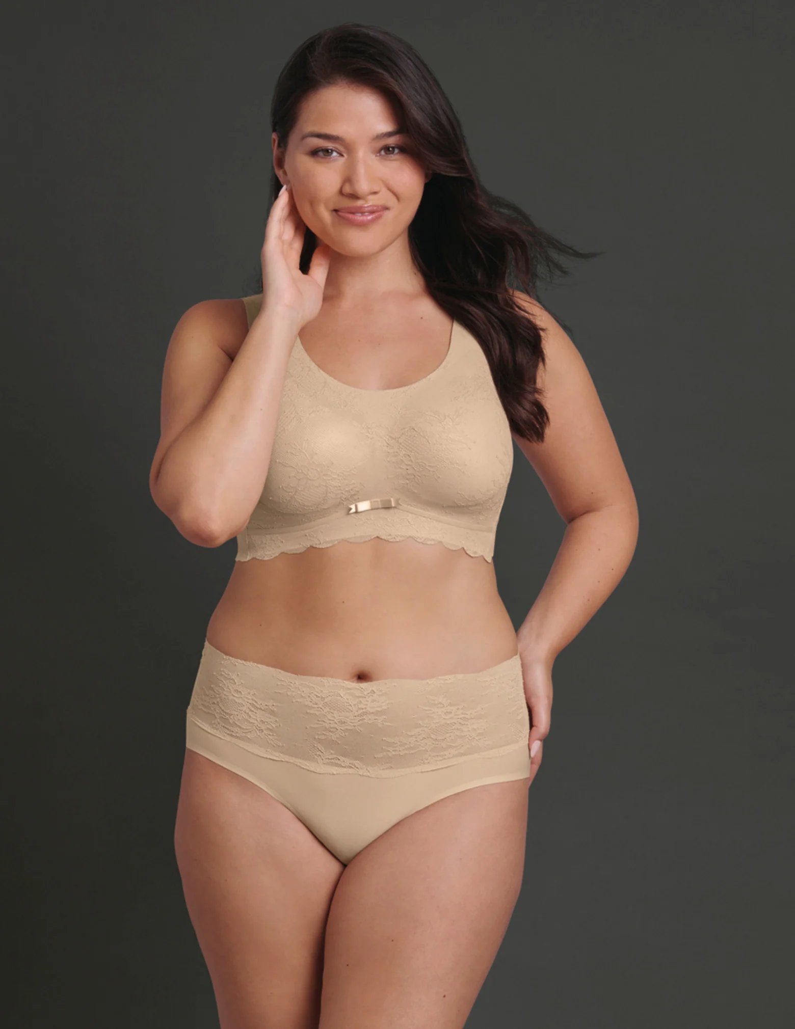 Essential Lace Padded Wireless Bralette - Image 5