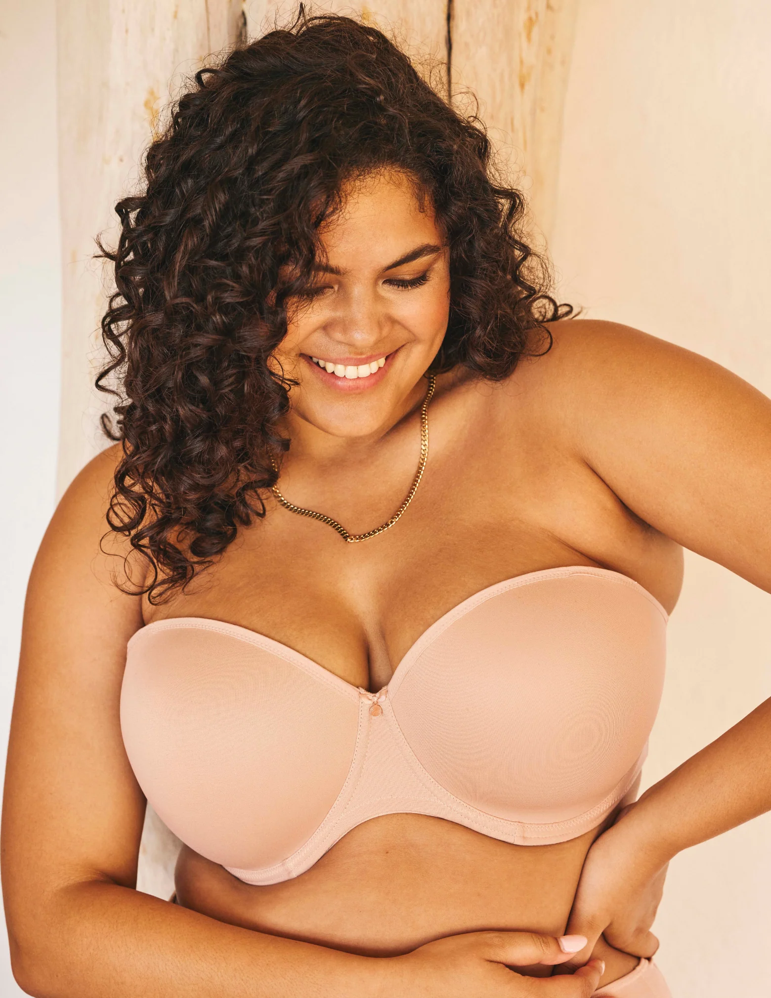 Smooth Underwire Convertible Strapless Bra - Image 7