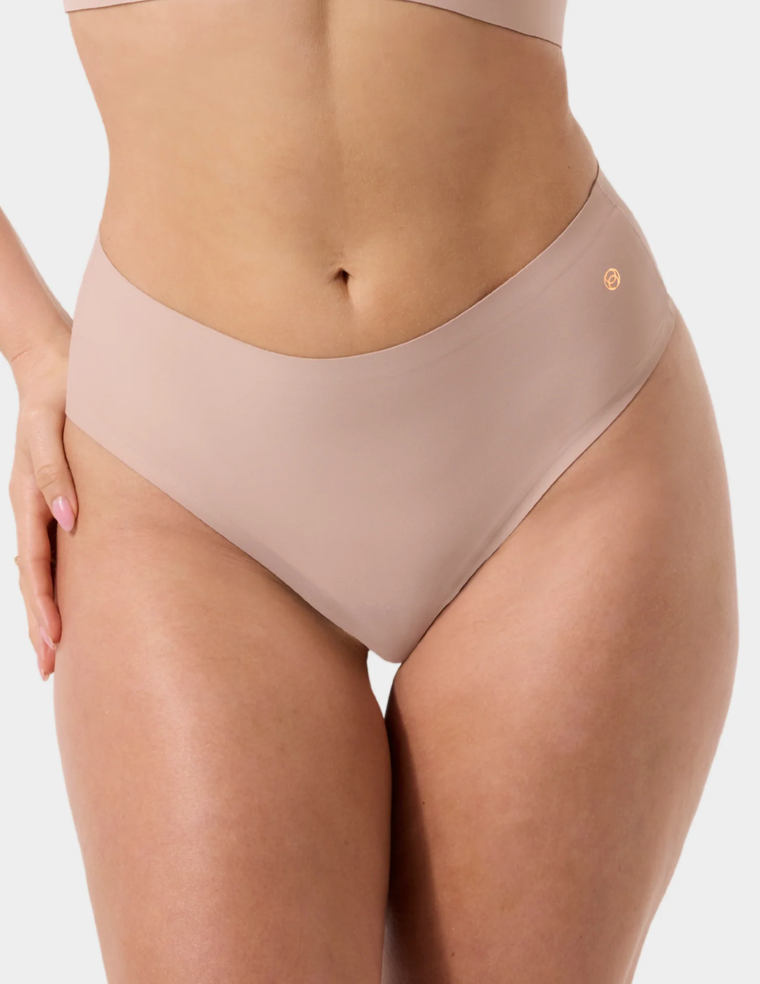 Seamless High-Waisted Thong